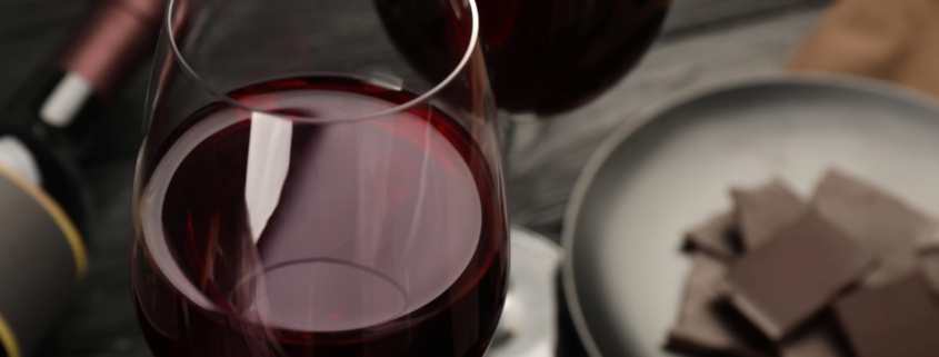 dunkle Schokolade und Wein