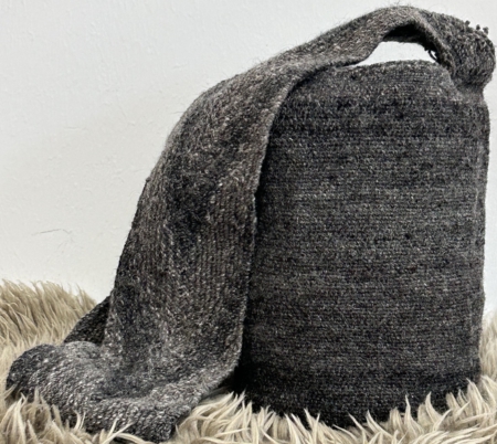 zeigt Mochila Gris